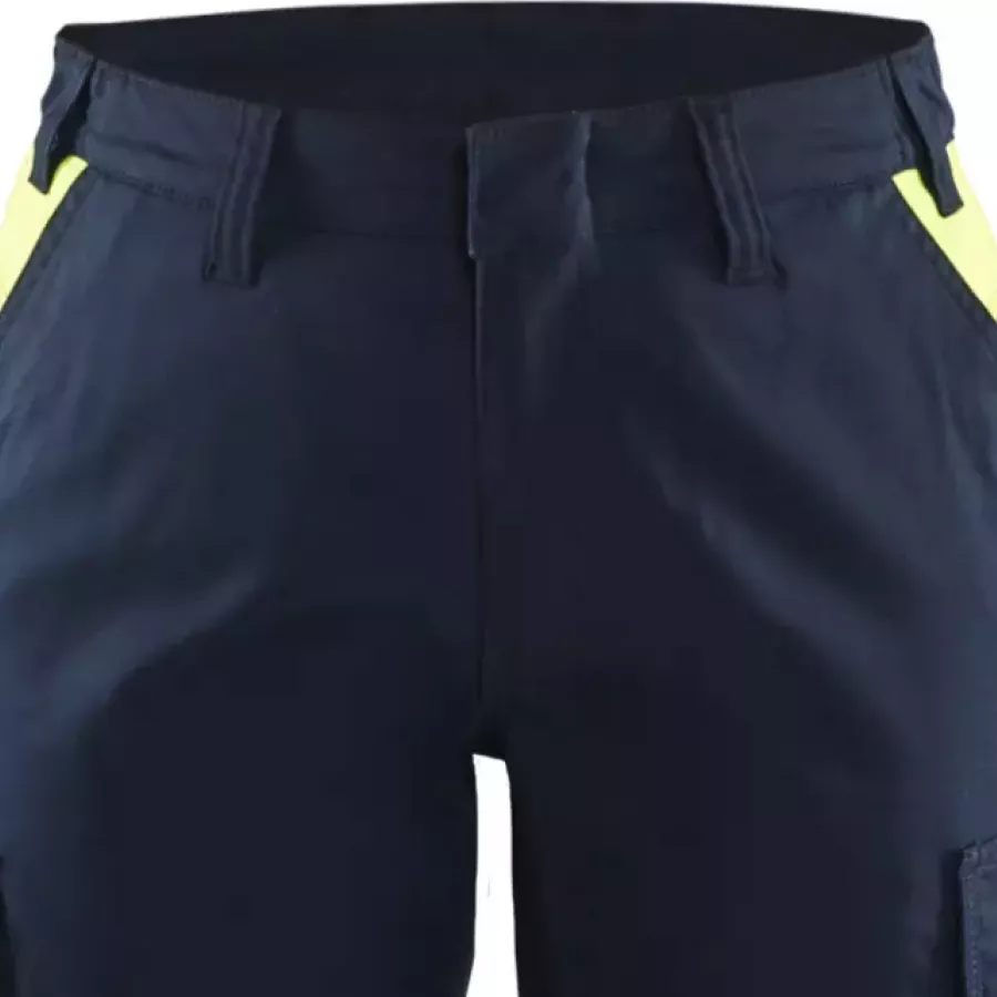 **Elastischer Bund** passt sich Ihrer Körperform an für eine perfekte, bequeme Passform.