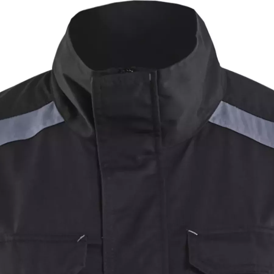 **Stand-Up Collar** adds comfortable neck protection against shifting weather.