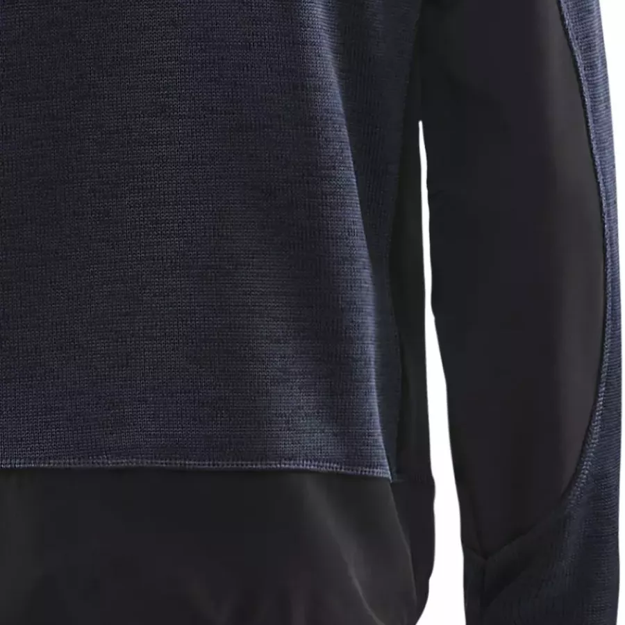 **Softshell Reinforcements** add durable support so you can work freely