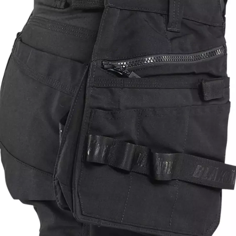 **Detachable Holster Pocket** lets you keep essential tools within reach and lighten your load whenever you want.