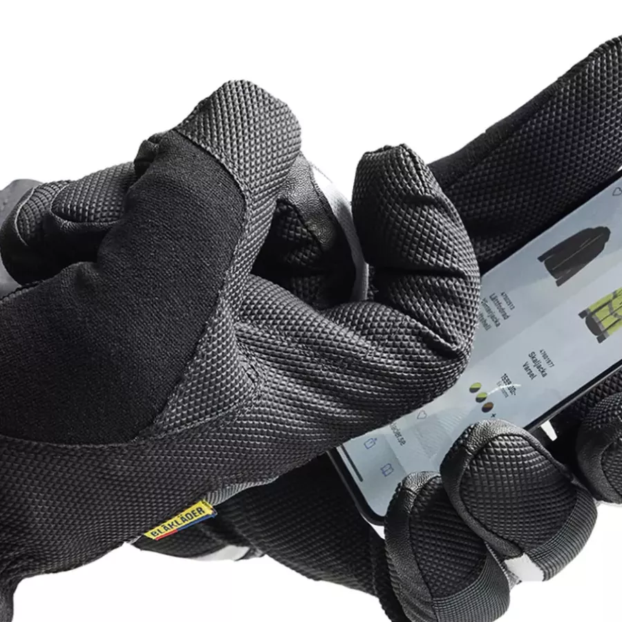 **Touch Function on Index Finger Knuckle** enables easy use of smartphones and touchscreens without removing the gloves.