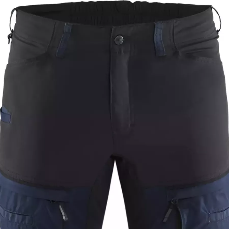 **Elastic Waistband** adapts to your movements for a comfortable, secure fit all day.