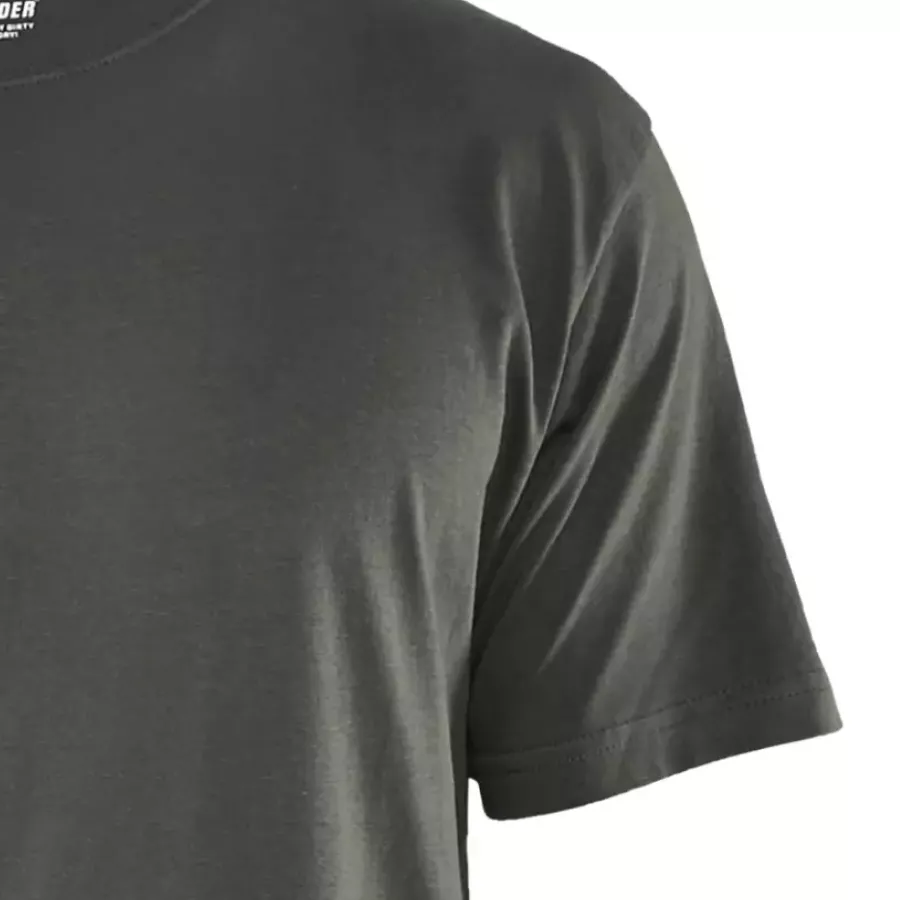 **Short Sleeve** offers easy-moving freedom and a cool, lightweight feel.