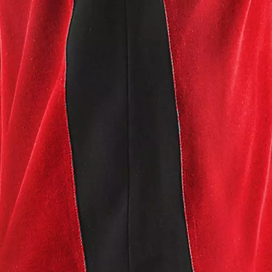 **Seitenschlitze** bieten zusätzliche Bewegungsfreiheit und eine atmungsaktive Passform.