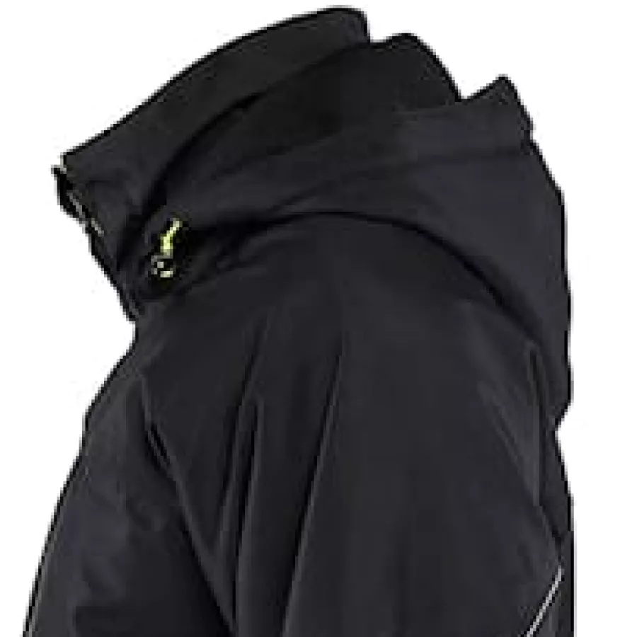**Detachable Hood** offers flexible protection that adapts to shifting weather.