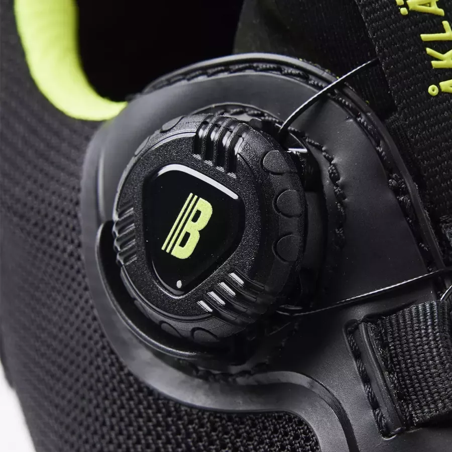 **Freelock Lacing System** lets you dial in a secure fit instantly for effortless all-day comfort.