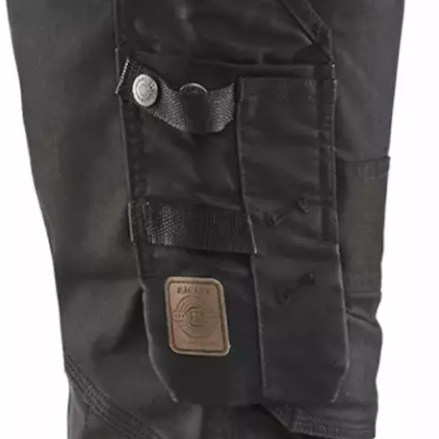 **Messerhalter** bietet einen sicheren Platz für Ihr Messer, damit es immer griffbereit ist, wenn Sie es brauchen.