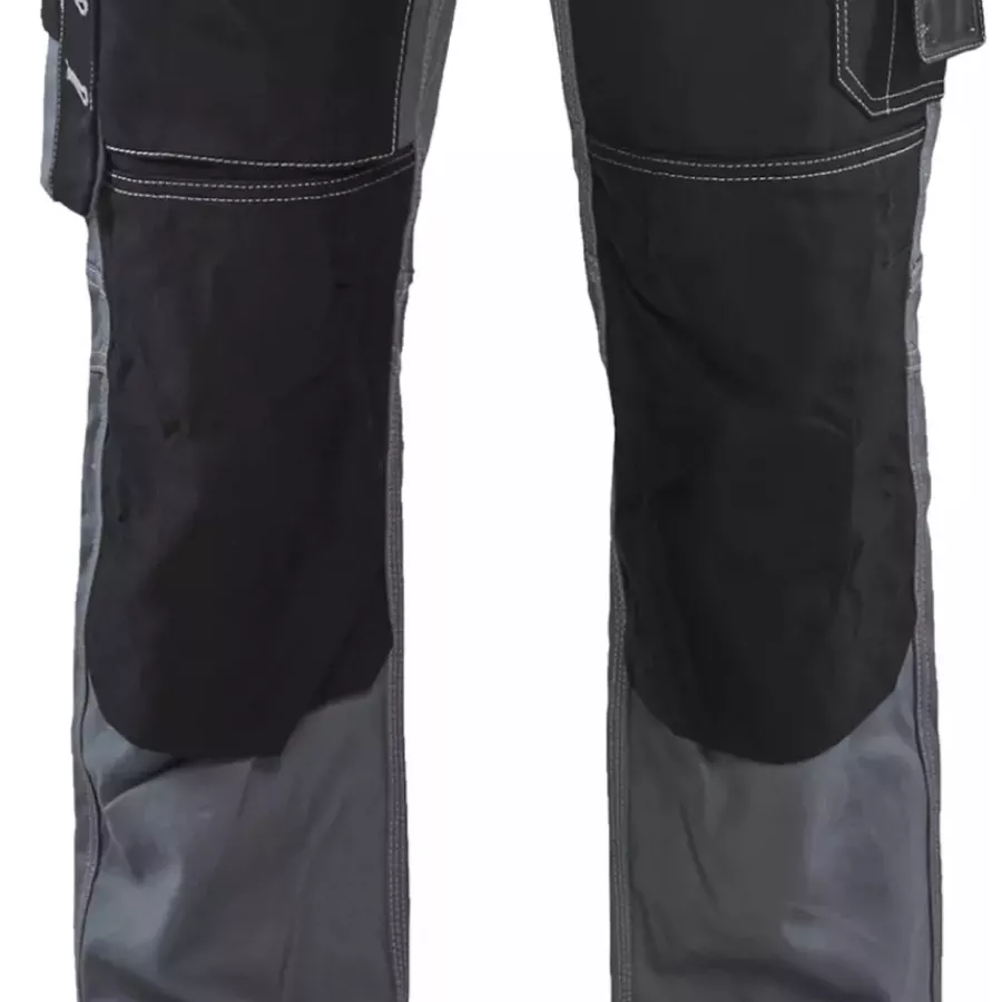 **CORDURA®-Reinforced Knee Pad Pockets** give you dependable comfort and durability when working on your knees.