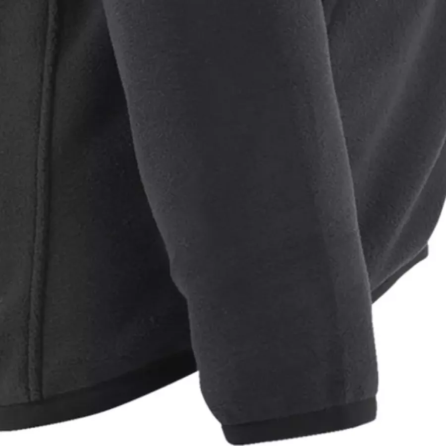 **Elastic Cuffs** help seal in heat while ensuring a comfortable, secure fit.