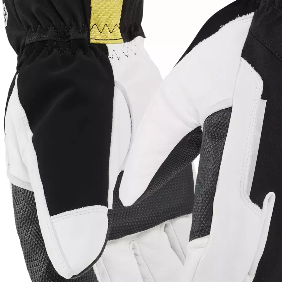 **Palm Reinforcement** gives you a confident, long-lasting grip through every task.