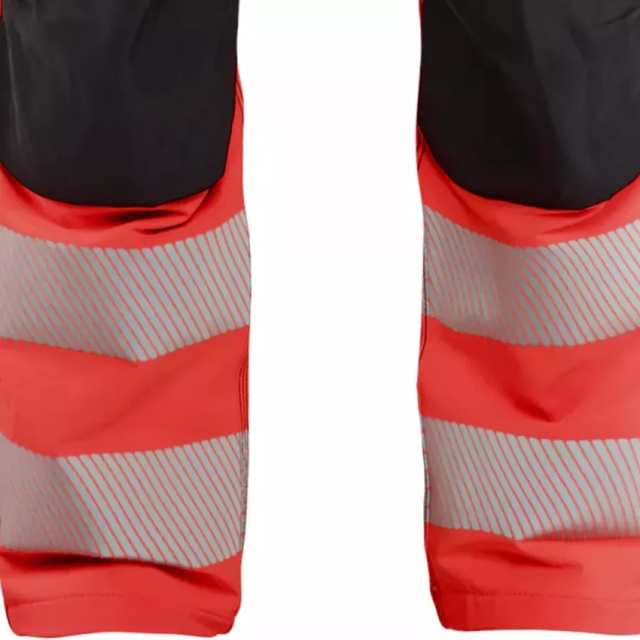 **Segmented Reflective Strips** ensure high visibility from every angle, even in low light.
