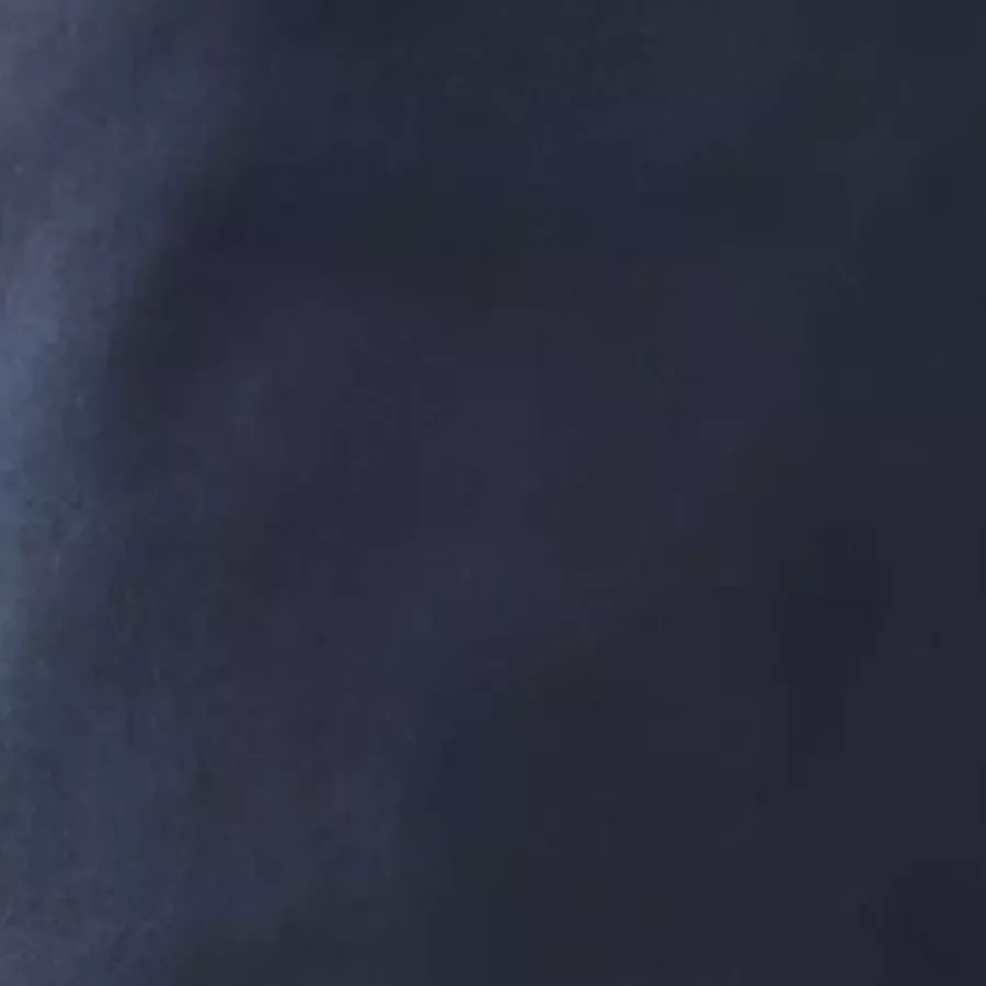 **Durable Fabric** delivers long-lasting performance that stands up to demanding work.