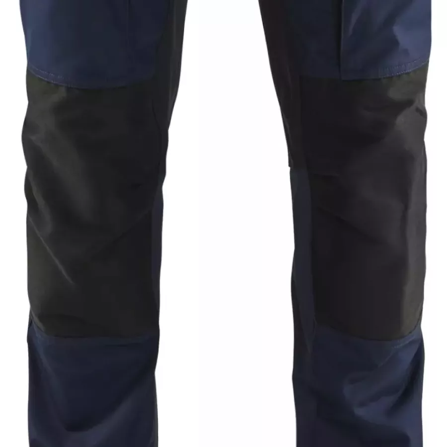 **CORDURA®-Reinforced Knees** protect your knees while keeping you comfortable during kneeling tasks.
