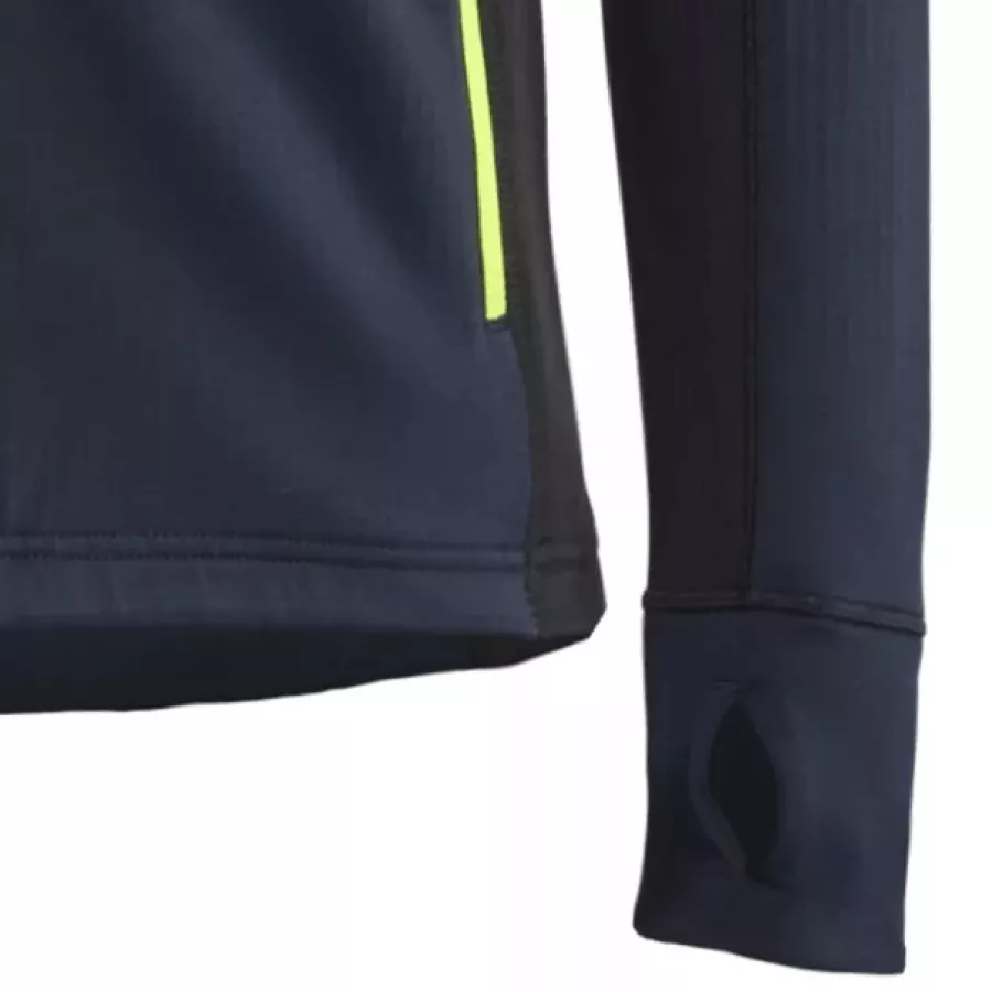 **Cuffs with Thumbholes** keep your sleeves in place and add a cozy, secure feel.