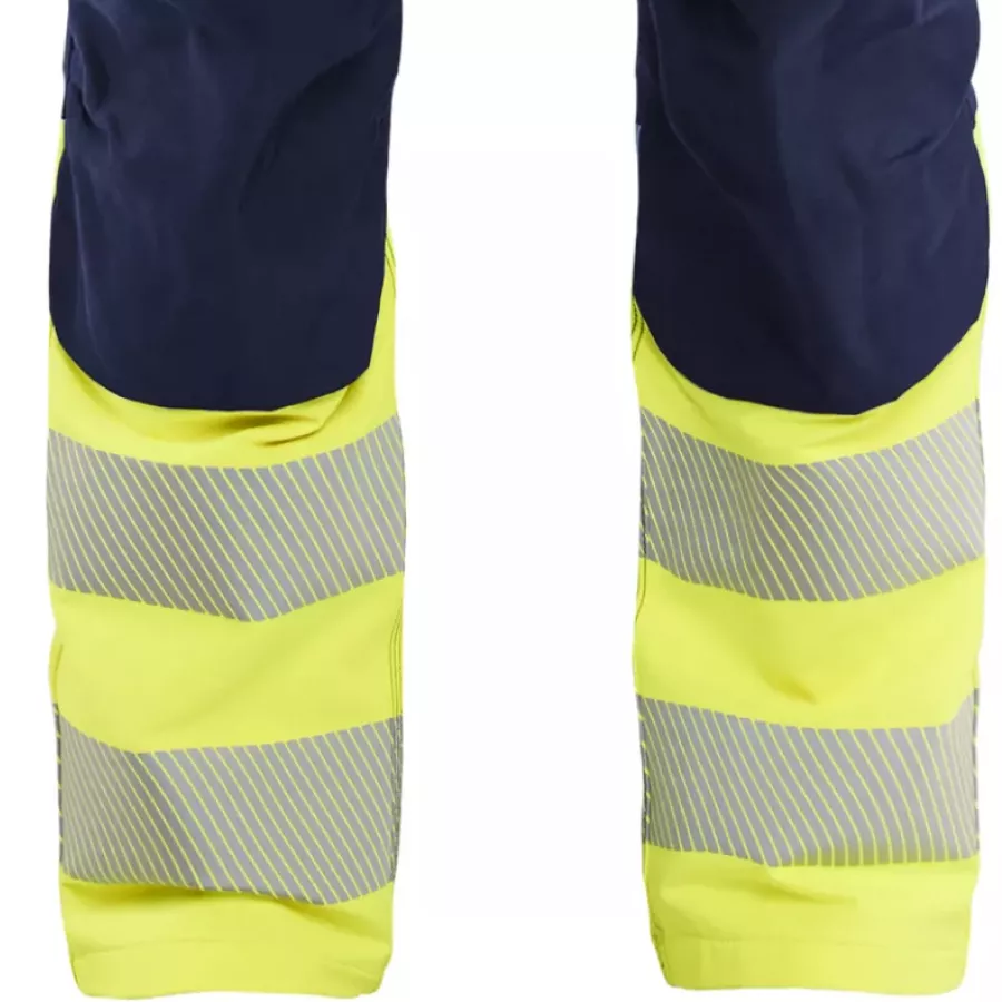 **Segmented Reflective Strips** ensure high visibility from every angle, even in low light.