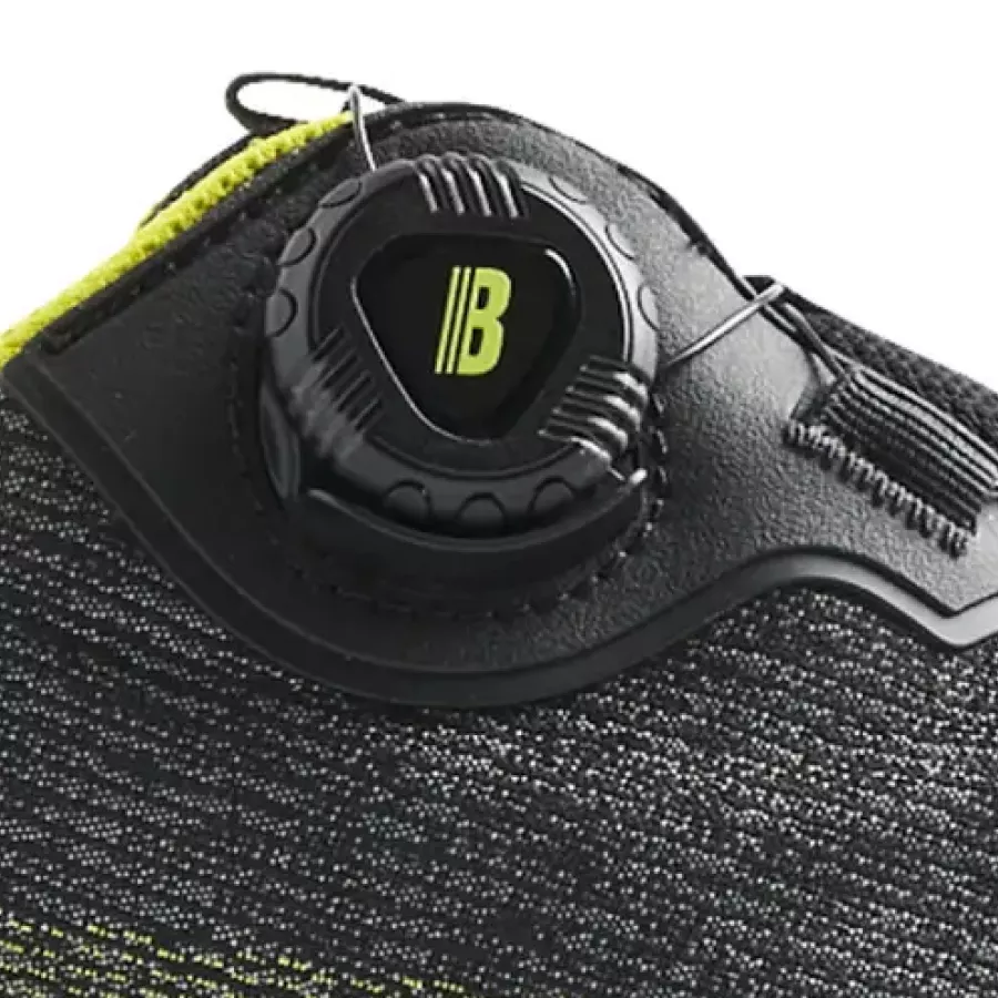 **Freelock Fastening** lets you secure a personalized fit instantly for smooth, uninterrupted work.