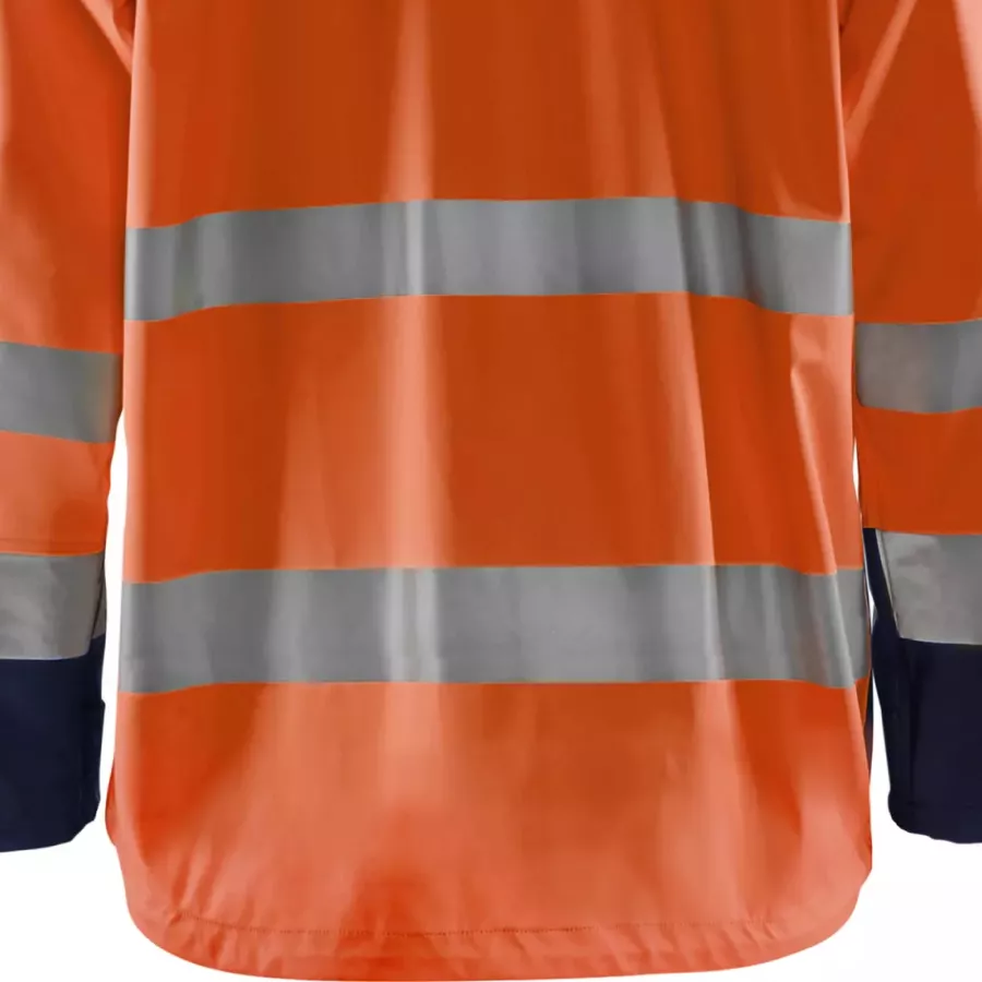 **Extended Back** offers extra coverage and protection during movement and harsh weather.