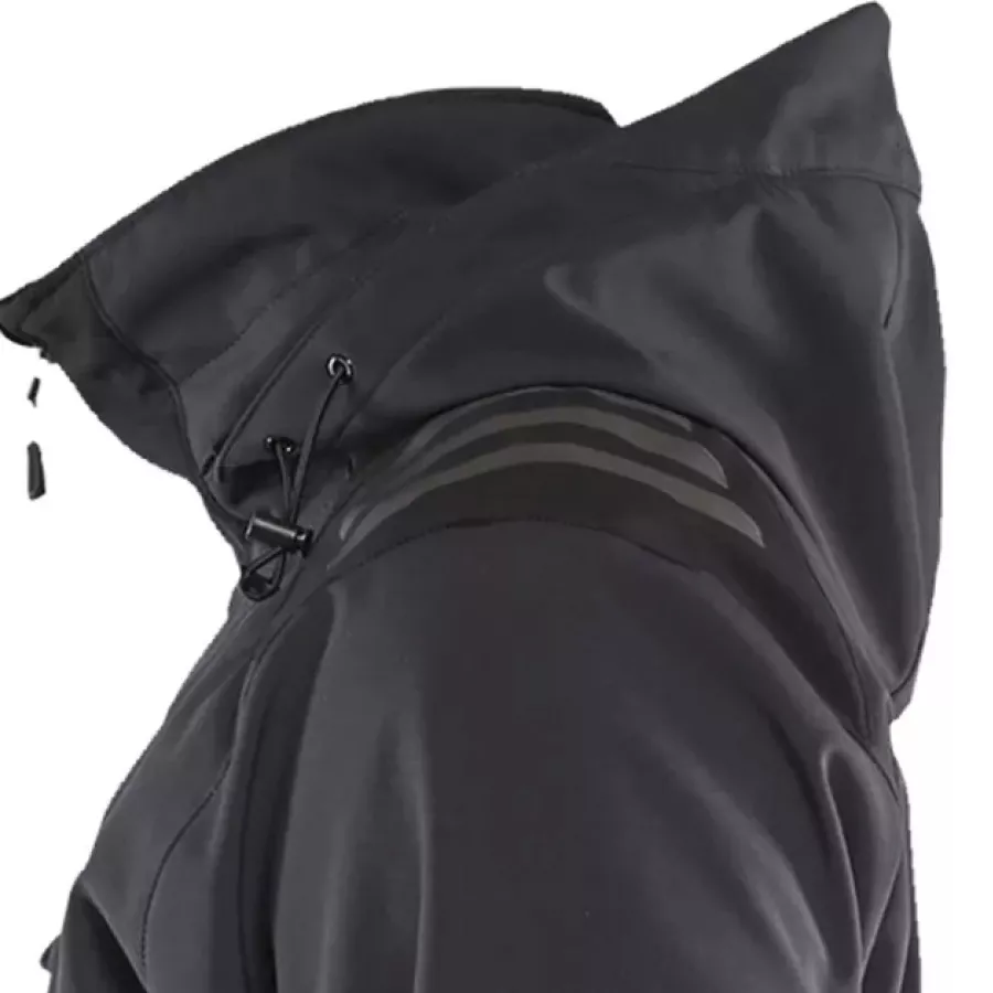 **Detachable Hood** gives you flexible protection against rain and wind whenever you need it.