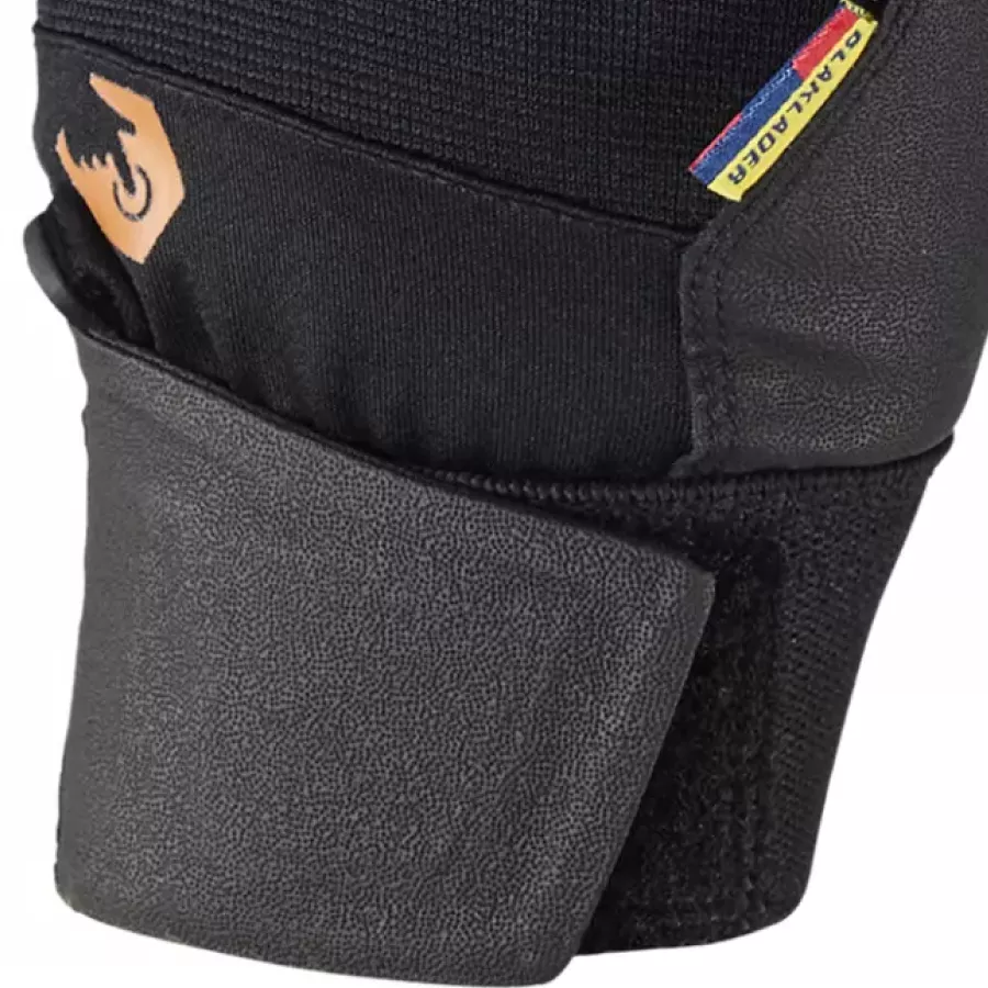 **Velcro Strap at The Wrist** lets you secure a snug, comfortable fit that stays put as you work.