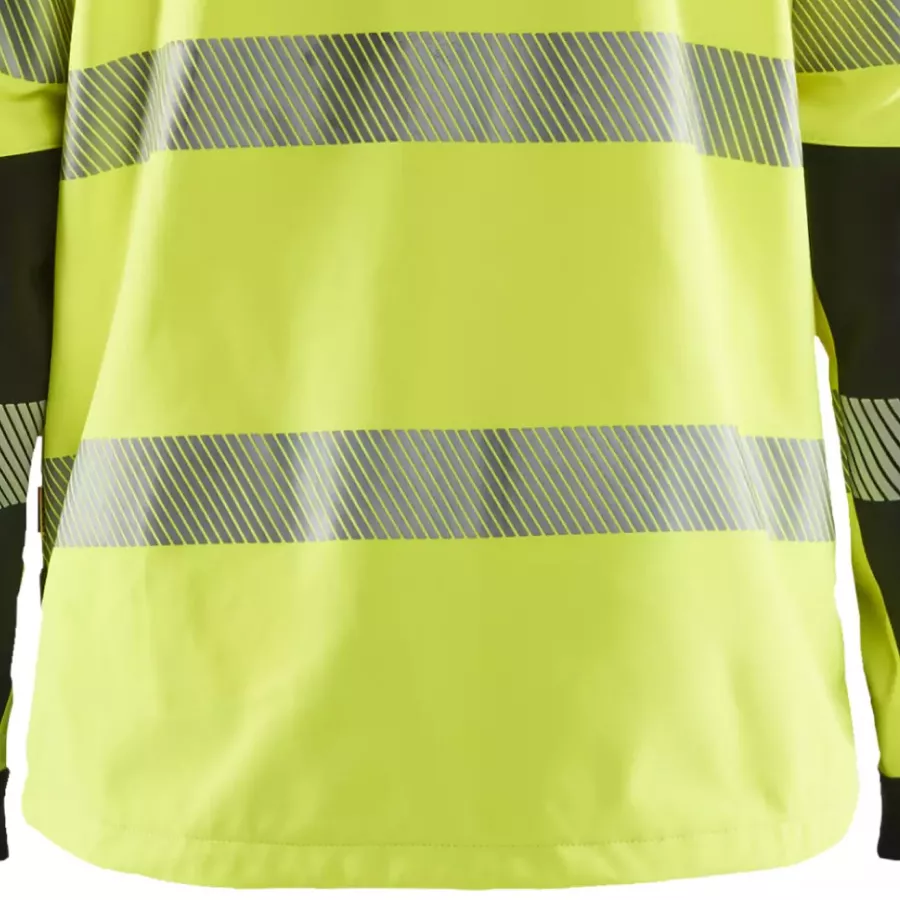 **Extended Back** provides extra coverage to keep you comfortable as you move and bend.