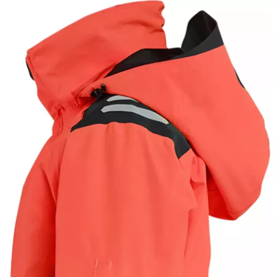 **Detachable Hood** provides adaptable weather protection and can be removed when not needed.