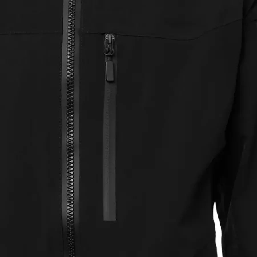 **Chest Pocket** keeps your essentials secure and easily accessible without breaking your flow.