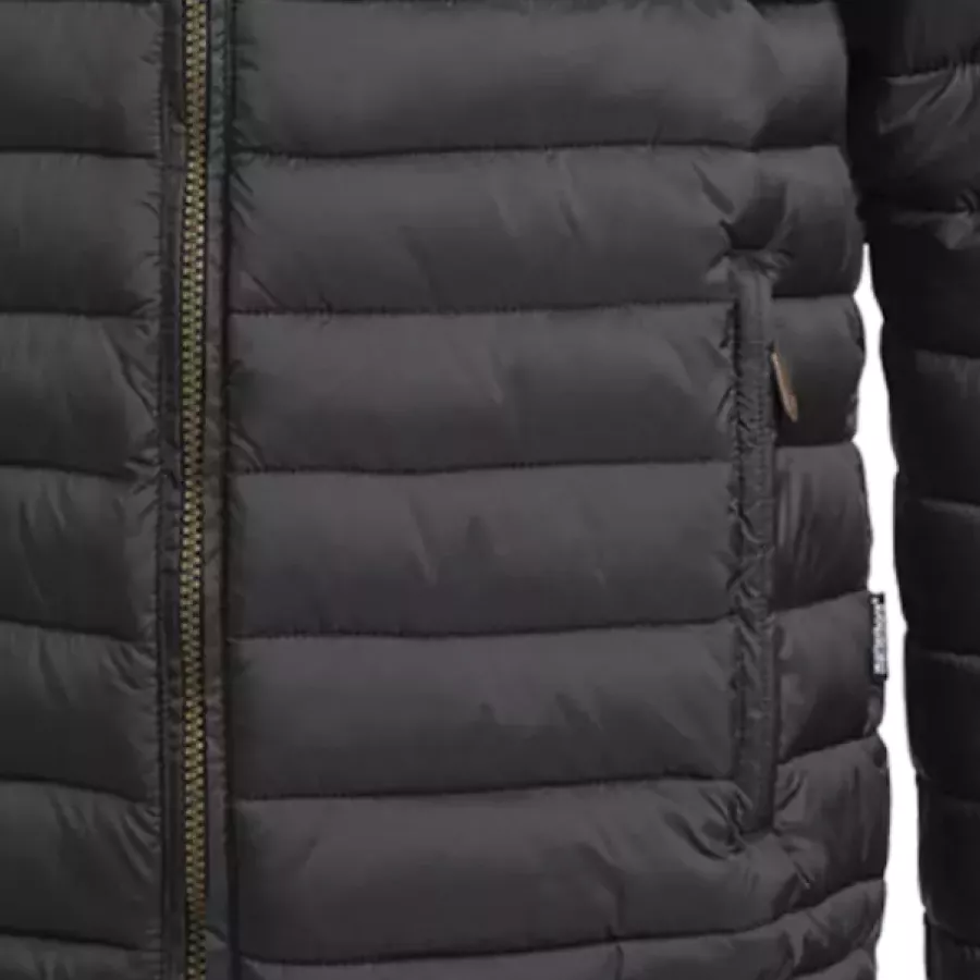 **Zipper Pocket** secures your essentials so you can move freely without worry.