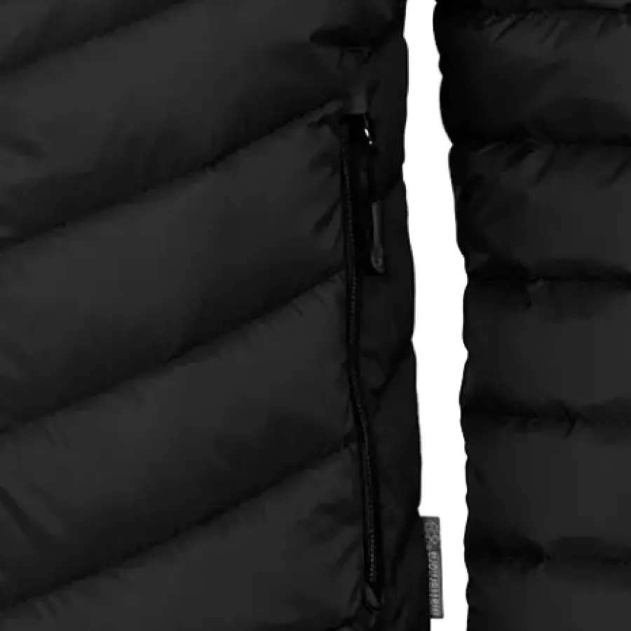 **Zipper Pockets** keep your essentials secure and close at hand for confident movement throughout the day.