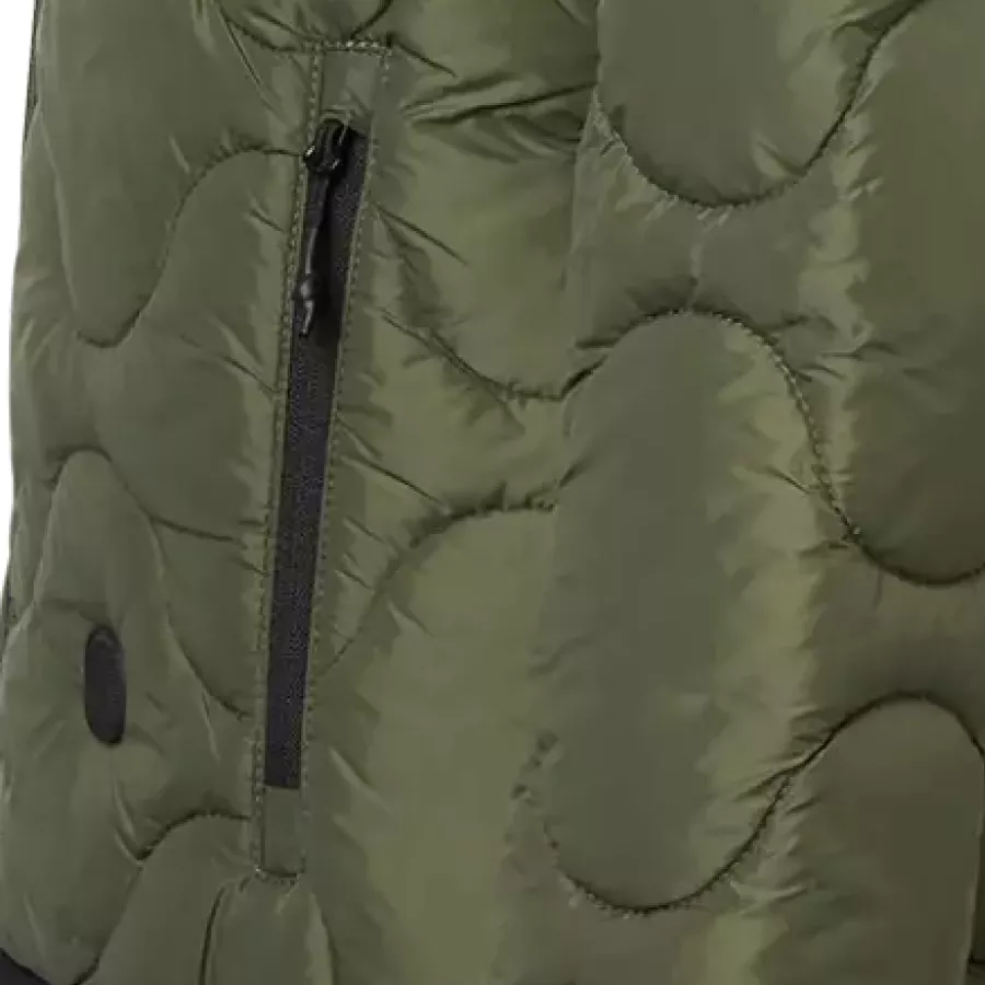 **Zipper Pocket** keeps your essentials safely in place and always within easy reach.