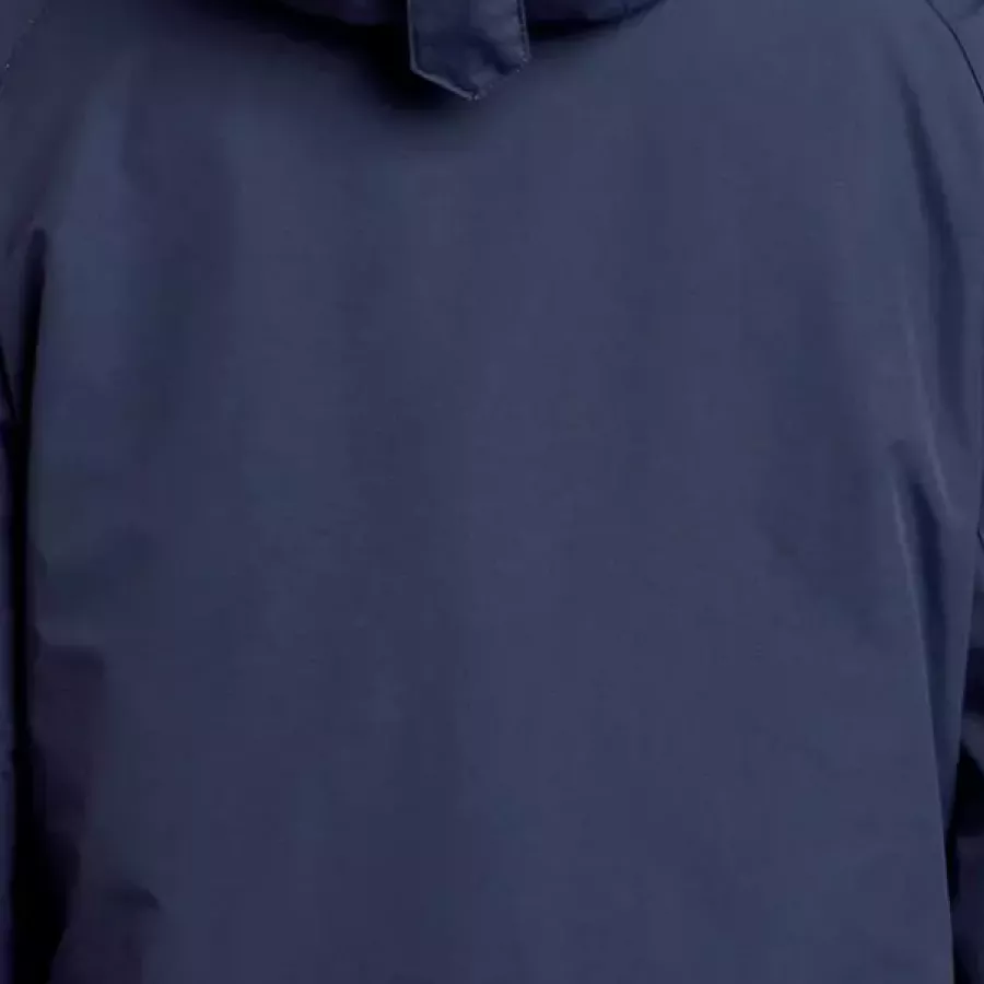 **Water Resistant Construction** keeps you comfortably dry so you can move through your day with confidence.