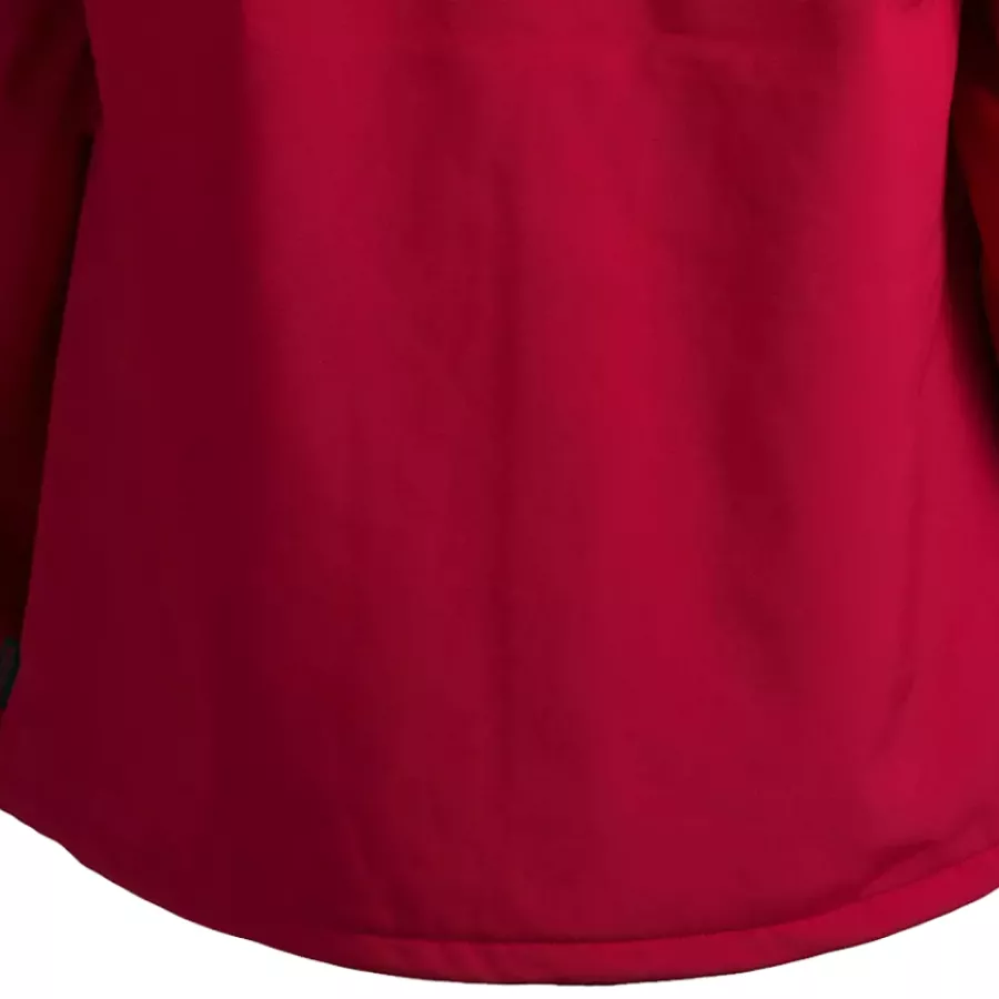 **Extended Back** provides extra coverage that stays comfortably in place as you move and work.