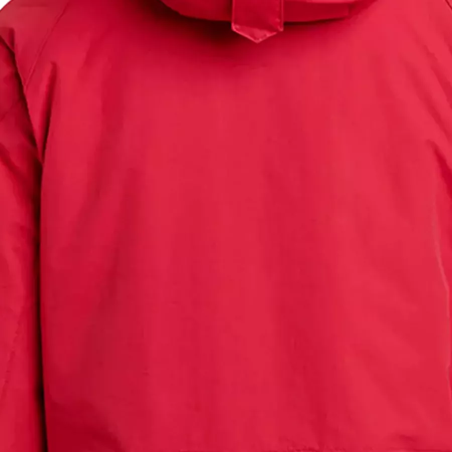 **Water Resistant Construction** keeps you comfortably dry so you can move through your day with confidence.