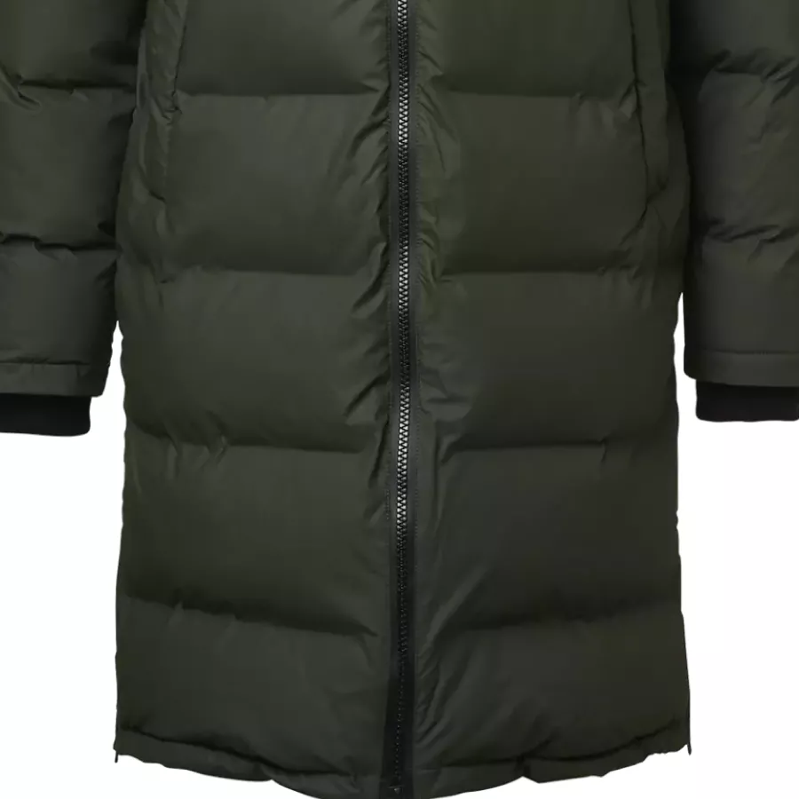 **Long Padded Design** wraps you in cozy warmth from shoulders to thighs.