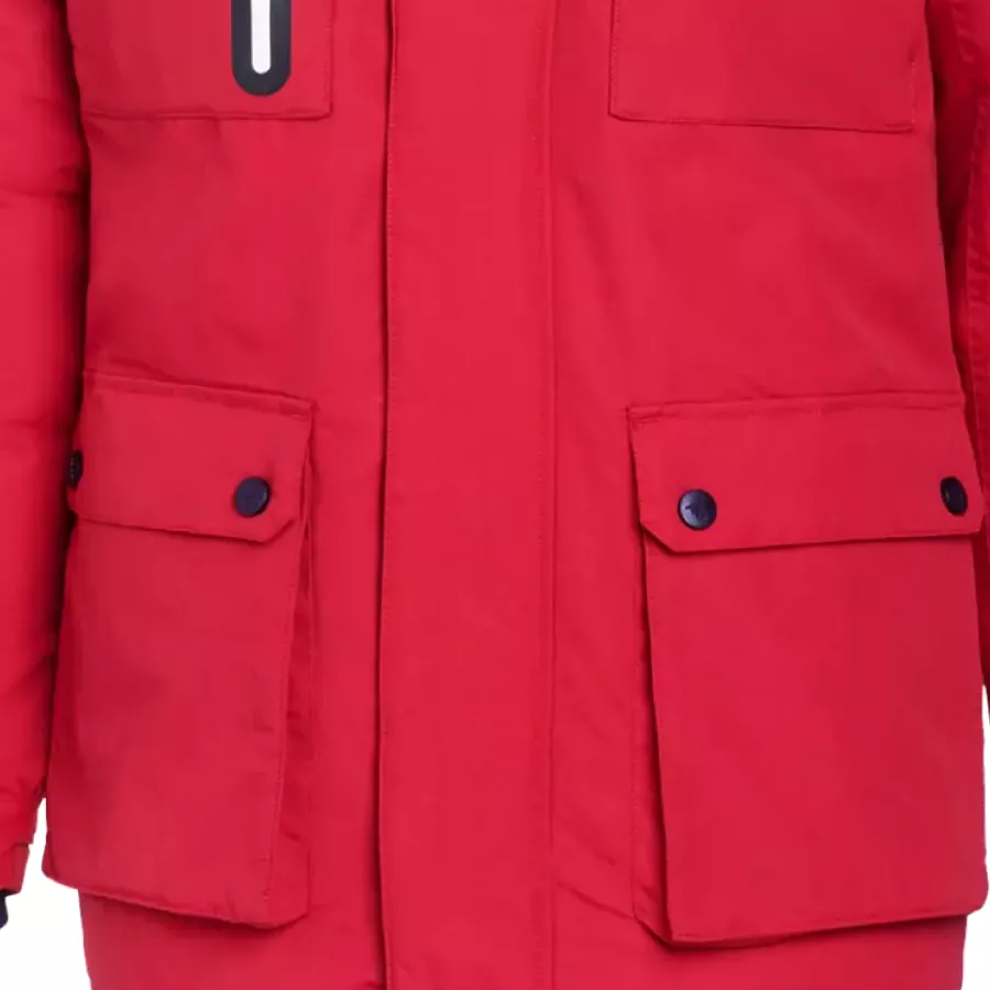 **Fronttasche** hält Ihre wichtigsten Utensilien griffbereit, damit Sie sich frei und ungehindert bewegen können.