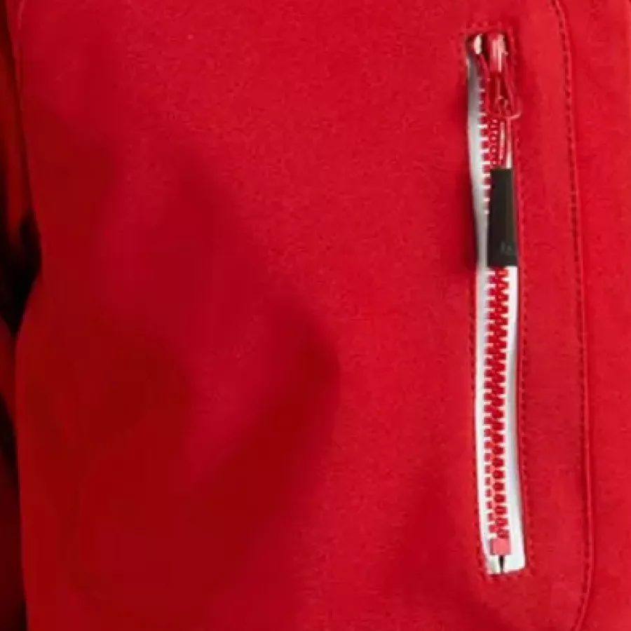 **Zipper Pockets** keep your essentials secure and easily accessible throughout the day.