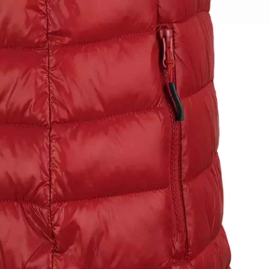 **Zipper Pockets** keep your essentials secure and close at hand throughout the day.