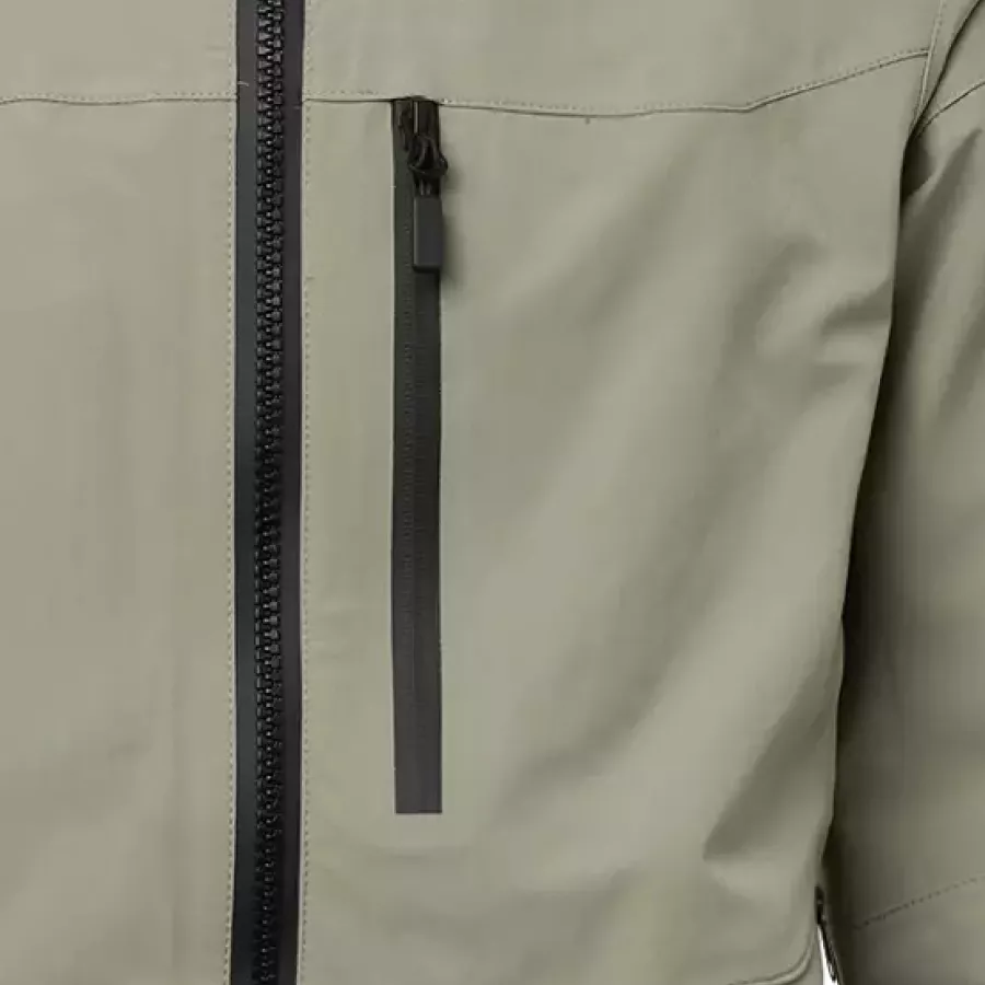 **Chest Pocket** keeps your essentials secure and easily accessible without breaking your flow.