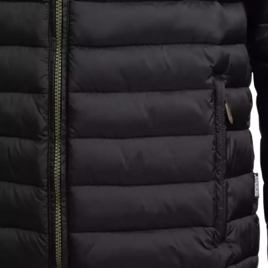 Die **Reißverschlusstasche** sichert Ihre Wertsachen, damit Sie sich unbesorgt frei bewegen können.