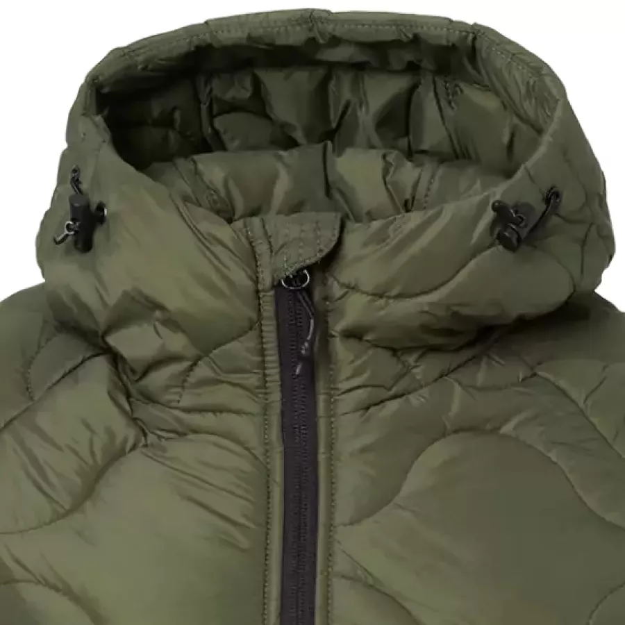 **Fixed Hood** offers dependable warmth and comfort whenever you step outside.