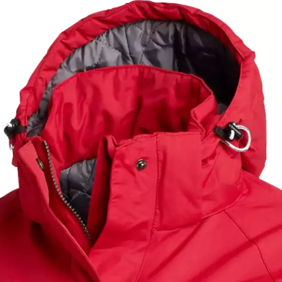 **Detachable Hood** lets you adapt instantly to changing weather while keeping a clean, streamlined look.