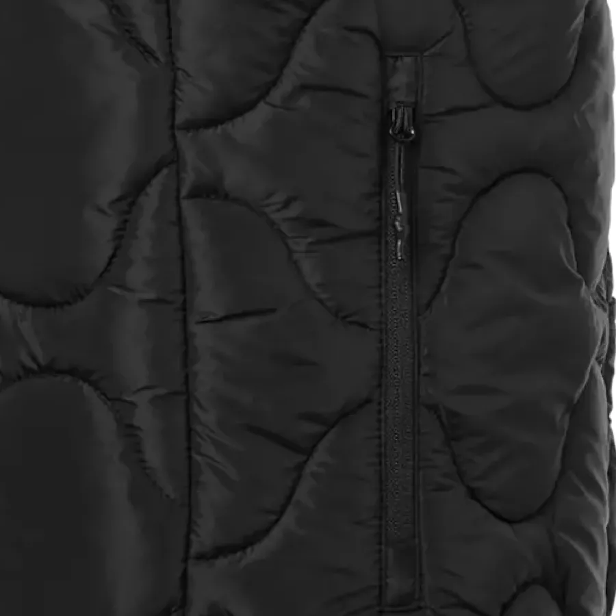 **Zipper Pockets** keep your essentials secure and close at hand for worry-free everyday wear.