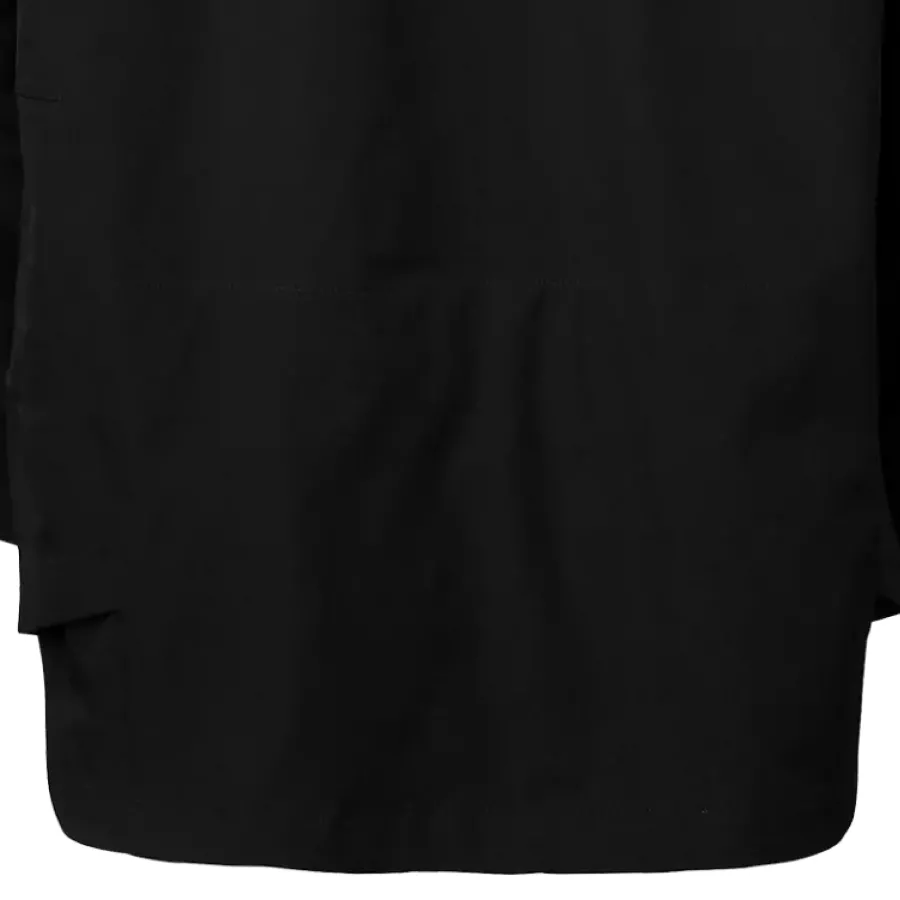 **Longer Cut** adds extra coverage and warmth for a confident, protected feel in cold mountain conditions.