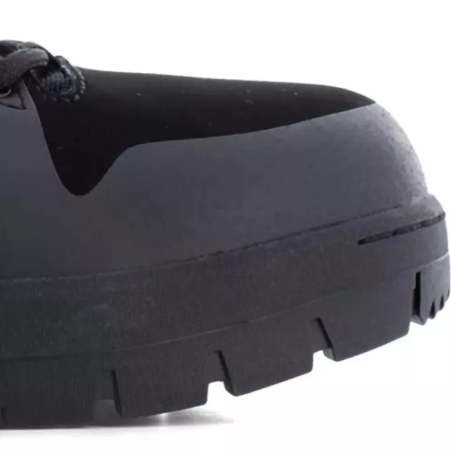 **XTR® Composite Toe Cap** gives you lightweight yet robust protection so you can stay confident on the job.