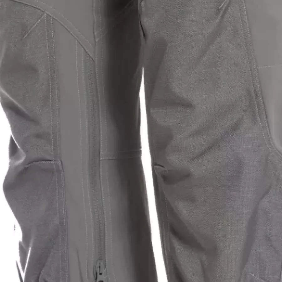 Kniepolstertaschen bieten zusätzlichen Komfort und Schutz bei längeren knienden Tätigkeiten.