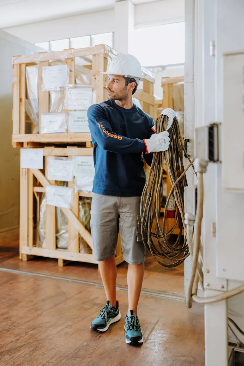 Reebok RB008SWNVB, Mens Knitted Sweatshirt, Navy Blue, image 2, gallery thumbnail