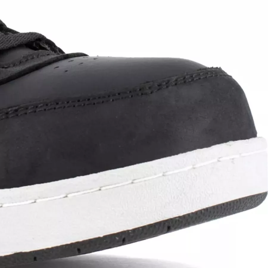 **Komposit-Zehenschutzkappe** bietet starken Schutz und hält den Schuh dabei leicht und bequem.