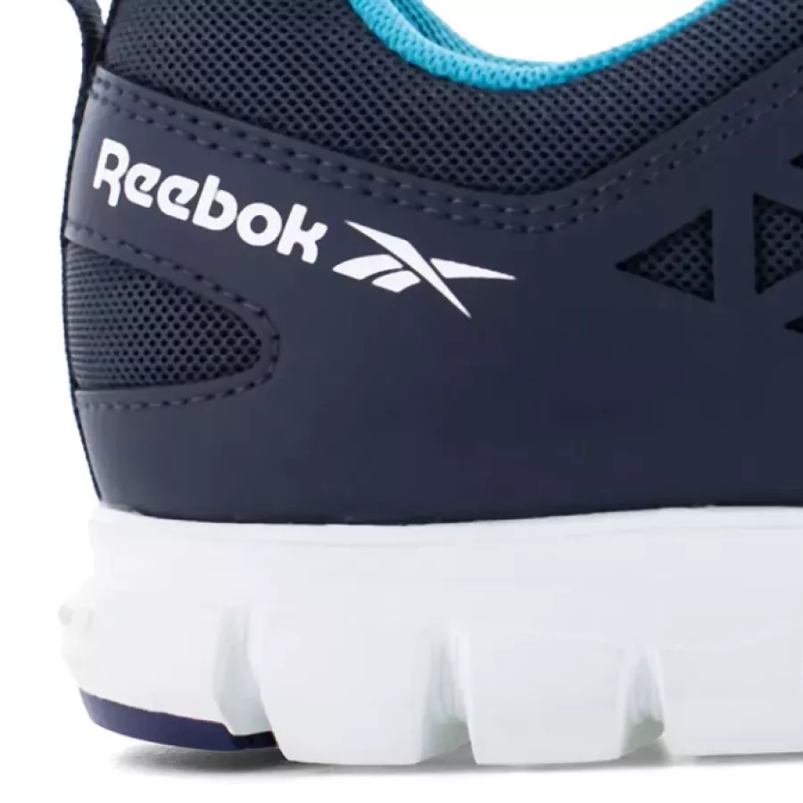 **Durchtrittsichere Einlage** schützt Ihre Füße vor spitzen Gegenständen, ohne zusätzliches Gewicht.