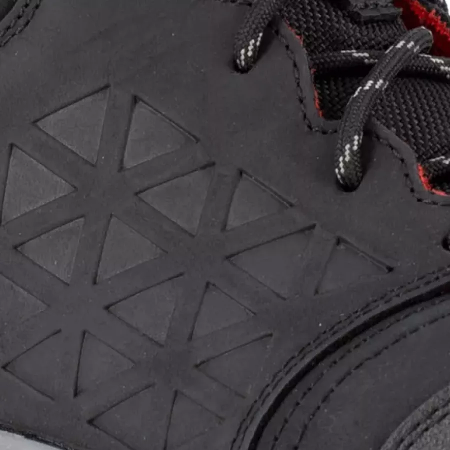 **Aluminum Toe Cap** delivers strong protection while keeping the shoe lightweight for all-day comfort.