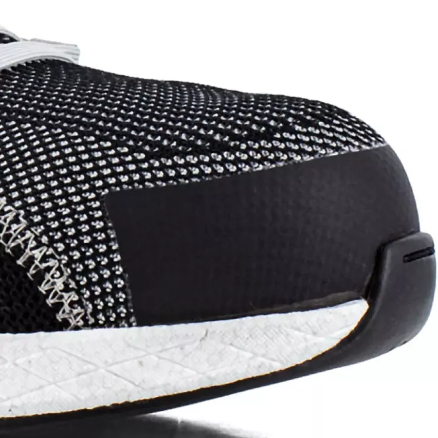 **Composite Toe Cap** provides reliable protection while keeping the shoe lightweight and comfortable.