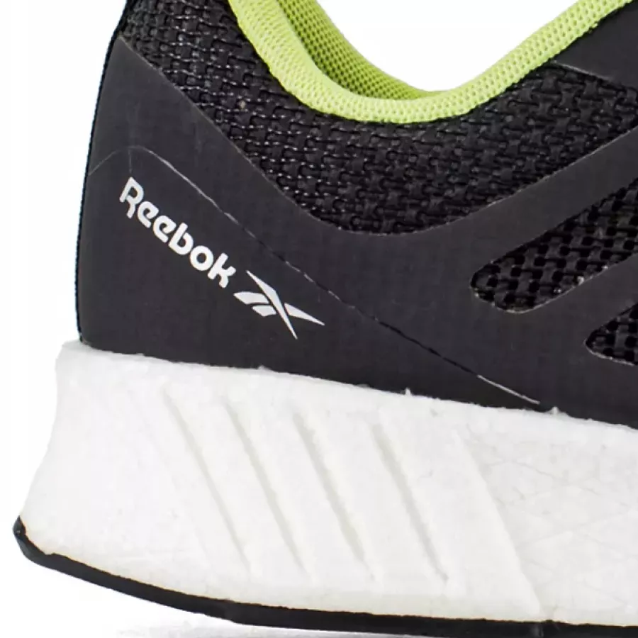 **Anti-Perforation Insert** protects against sharp objects underfoot without compromising flexibility.